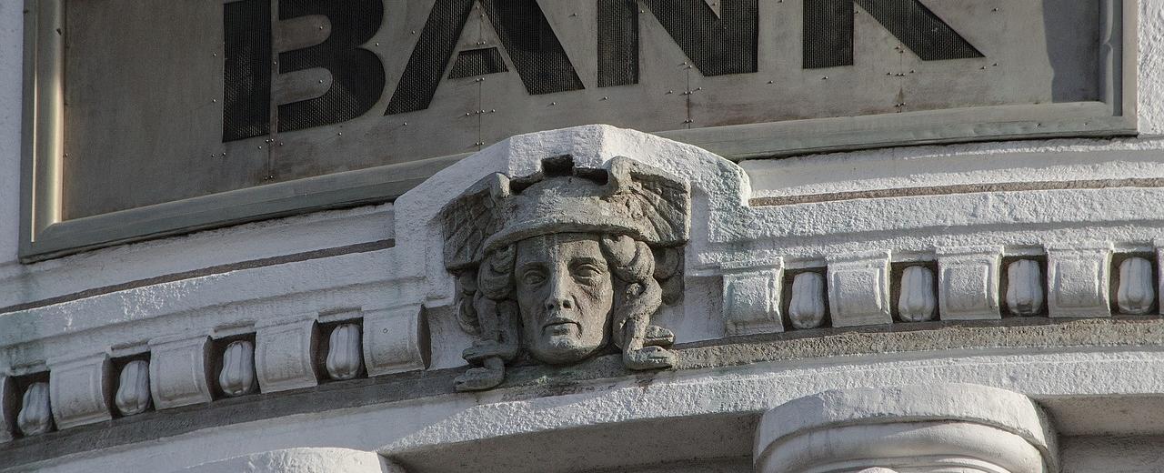 Buffetts Moves, AIs Surge, and Cloud Wars Your December 2025 Market Playbook