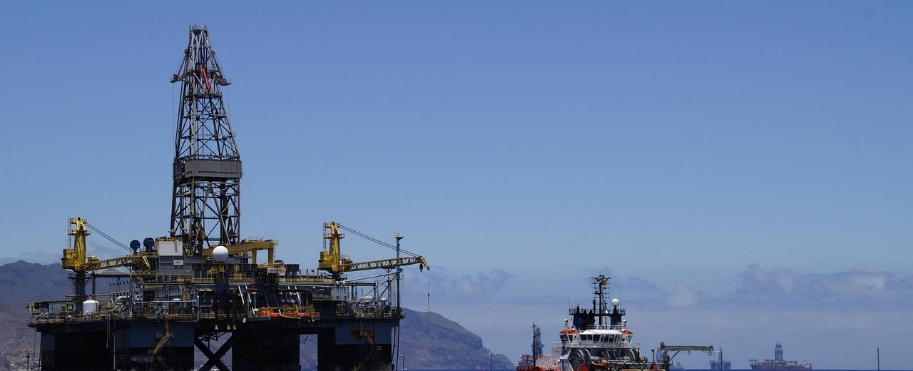 The AI & Cloud Infrastructure Boom 3 Stocks Poised for Explosive Growth and 1 Dividend King to Anchor Your Portfolio