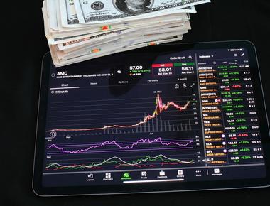 Datavault AI (DVLT) Announces Dream Bowl Meme Coin Airdrop A Strategic Move or a Speculative Distraction?